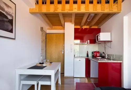 Almada Apartments 468