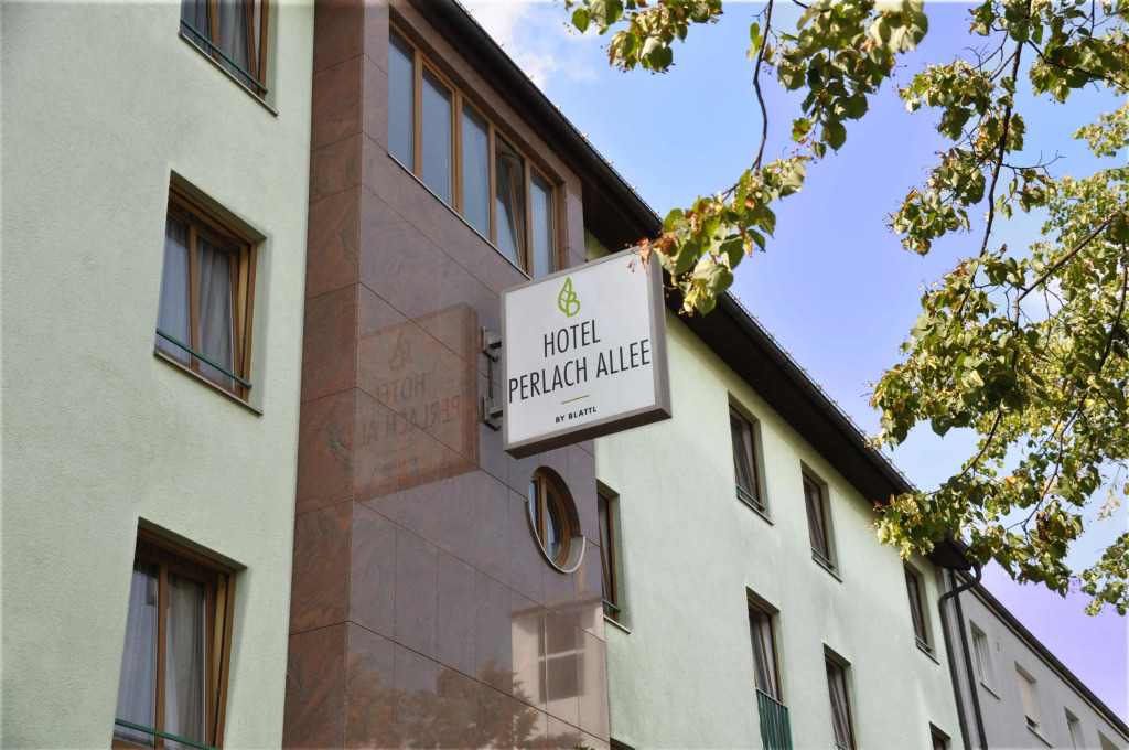 Hotel Perlach Allee by Blattl