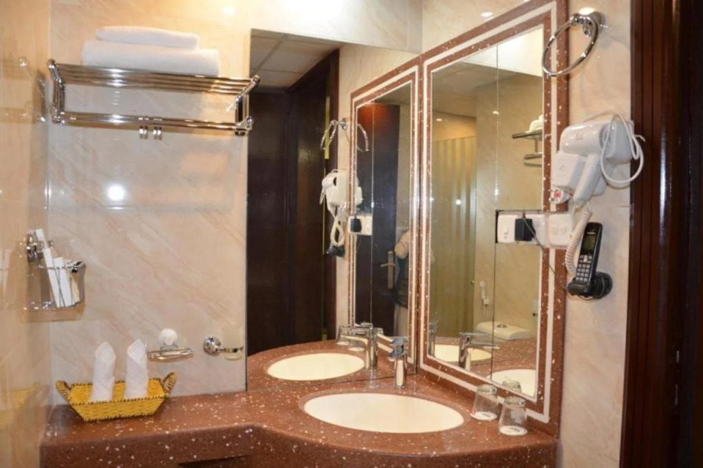 Golden Armada Hotel