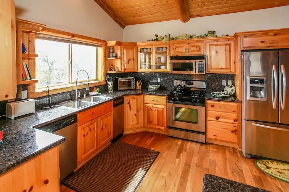 Castle Glen Chalet-1845 by Big Bear Vacations