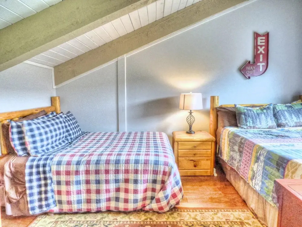 Lift Tickets Shuttle & Hottub, Pool, Near Ski Mountain Area