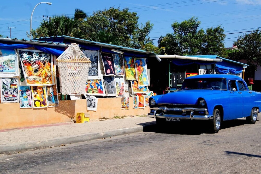 Casa Onna - Downtown Varadero, Short Walk to Beach