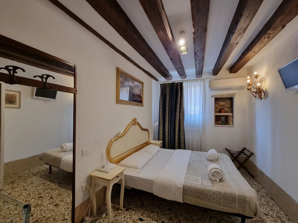 Gesuiti Cozy and Central Apartment by Ca-sa Check