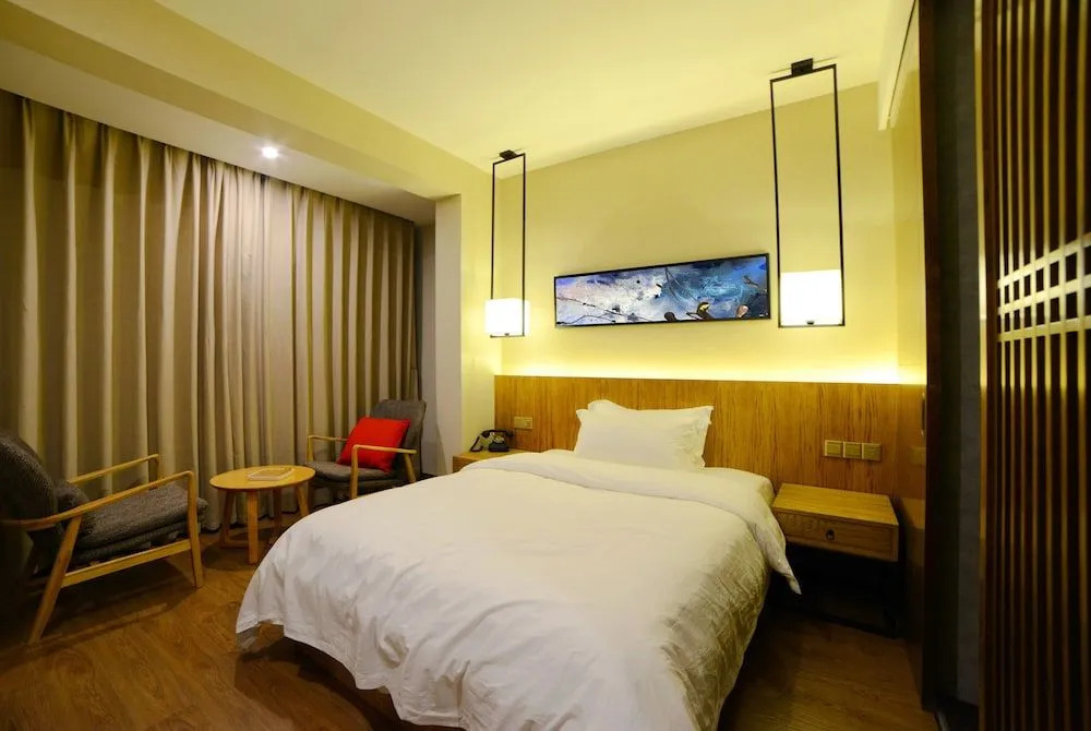 Hangzhou PuYu Travelling with Hotel