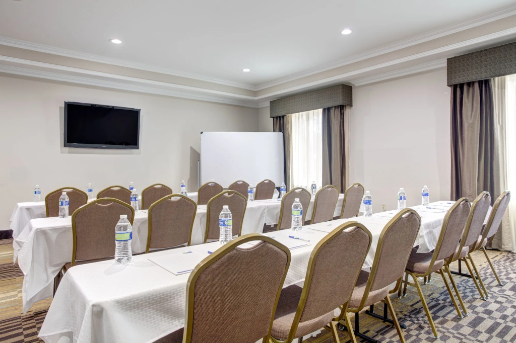 Holiday Inn Express & Suites - CUT OFF GALLIANO by IHG