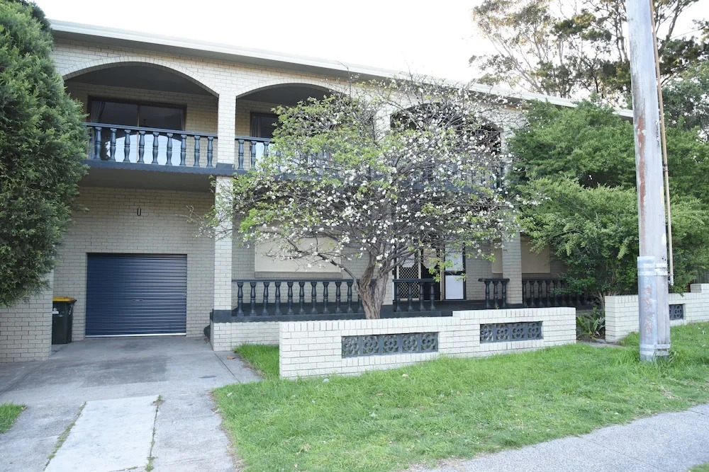 Warrawong holiday big home