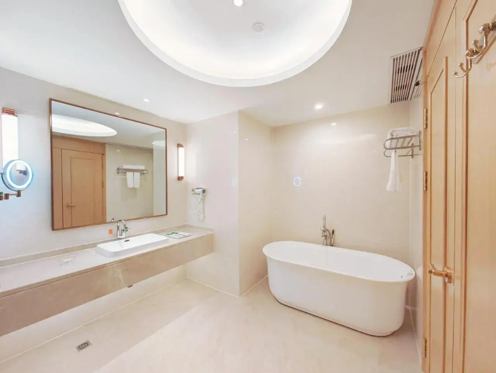 Yijia International Hotel