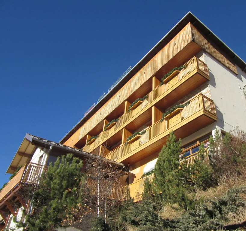 Hotels Les Catrems & Le Montagnou