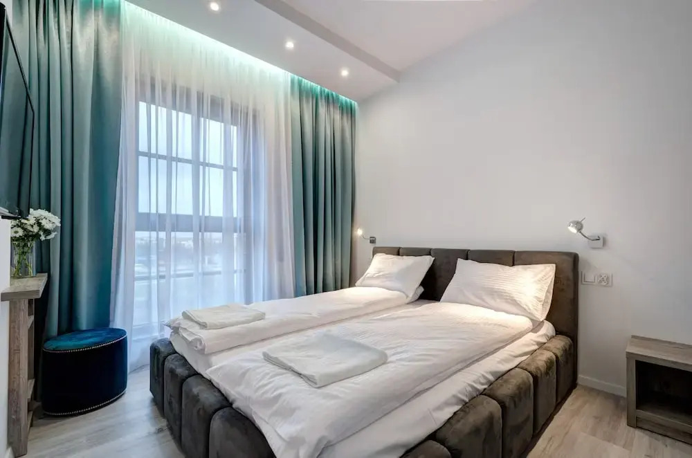 Live & Travel Apartments Number 1