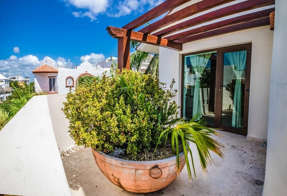 Royal Palms 10 2 Bedroom Condo by RedAwning