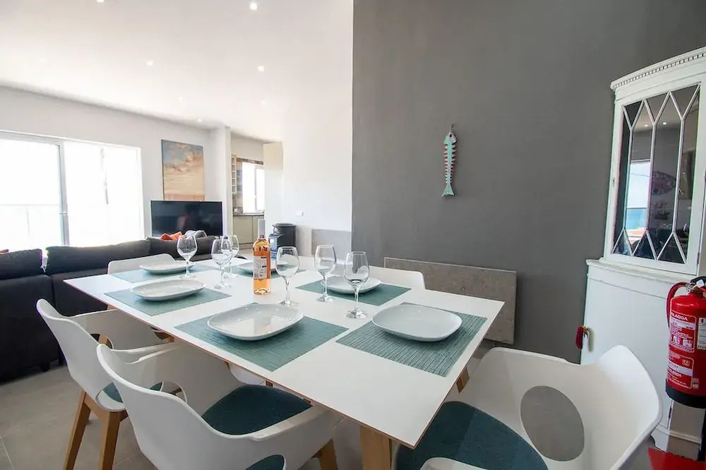 12a Travessa da Nau Modernised yet Traditional h