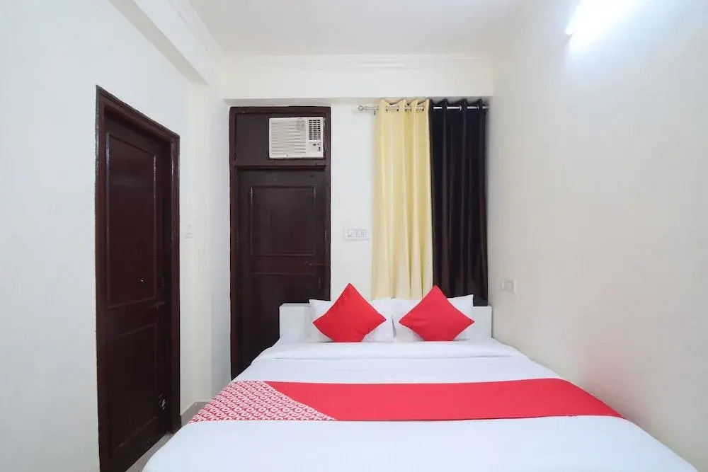 Oyo 28677 Hotel Jeevisha Inn