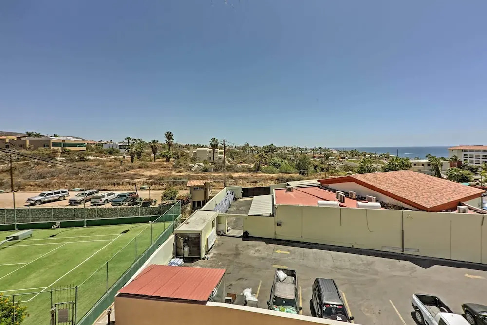 Cabo Condo w/ Balcony, Ocean Views & Resort Perks!