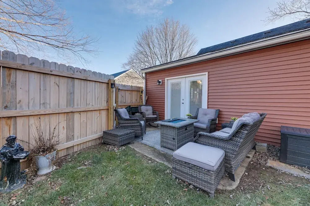 Lovely Lexington Home: 4 Mi to Downtown!