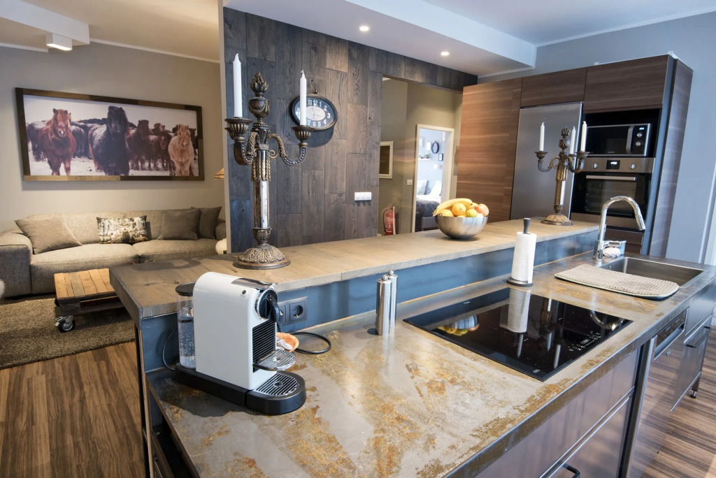 B14 Apartments & Rooms