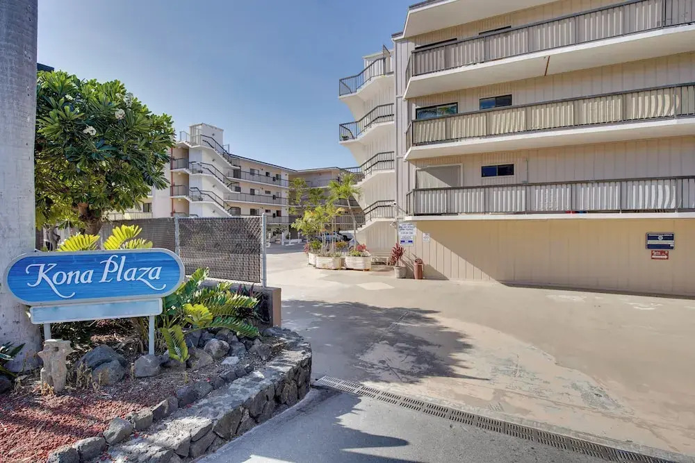 Centrally Located Kailua-kona Condo w/ Lanai!
