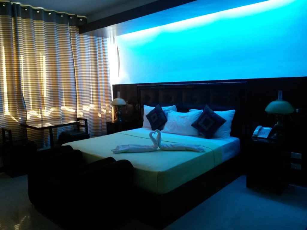 Sky Garden Hotel by RedDoorz