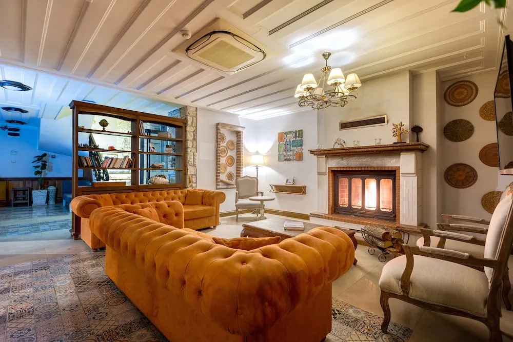 Navalia Hotel
