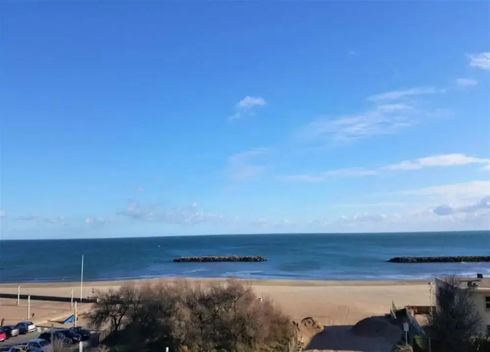 Bright Escape Near the Beach