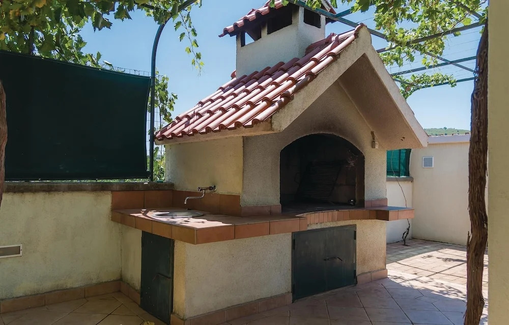 Awesome Home in Dubrava With Wifi and 4 Bedrooms
