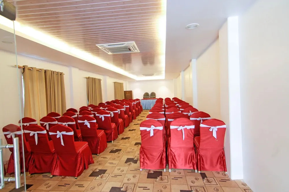 Kuti Resort & Spa