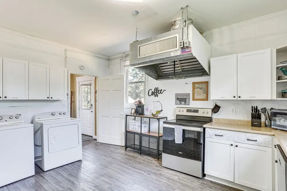 Jackson Family Home ~ 5 Mi to Downtown!