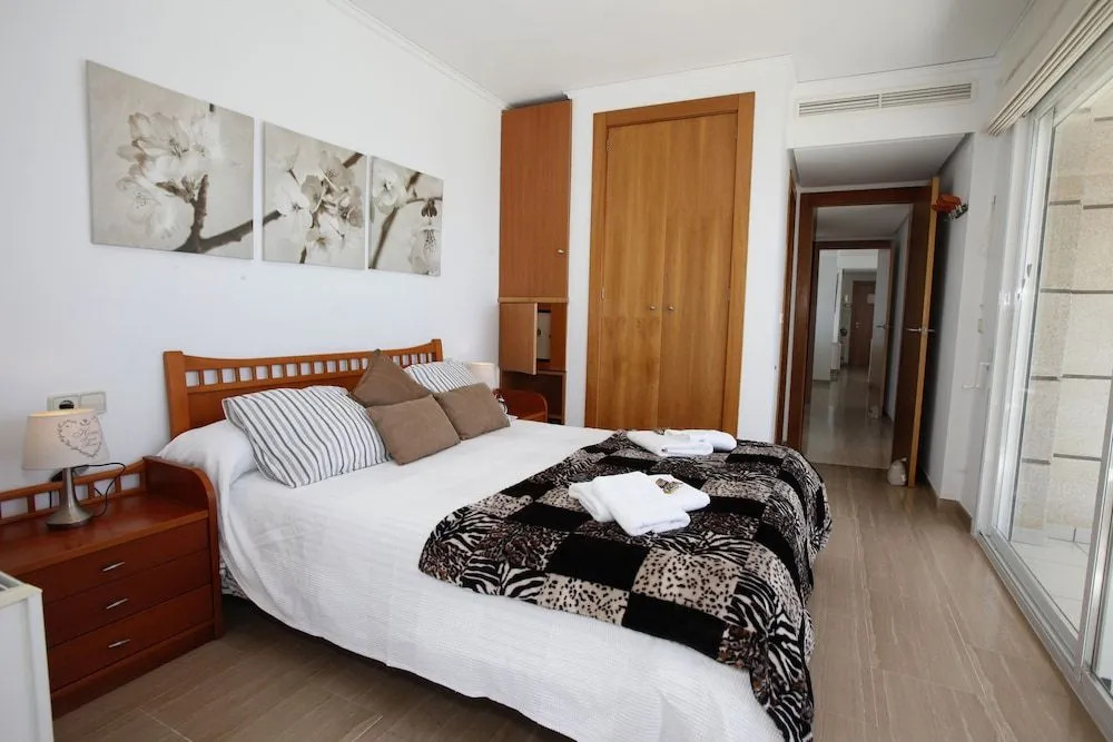 Exclusive Frontline Apt. in Luxury Residence
