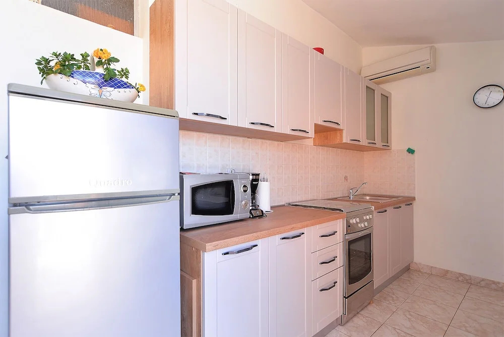 Apartment 250