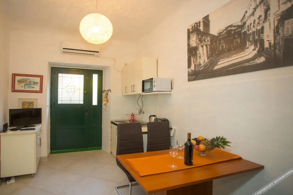 Apartments Zdravko