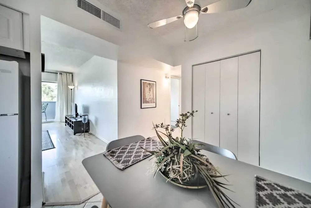 Modern City Condo Close to Downtown Phoenix!