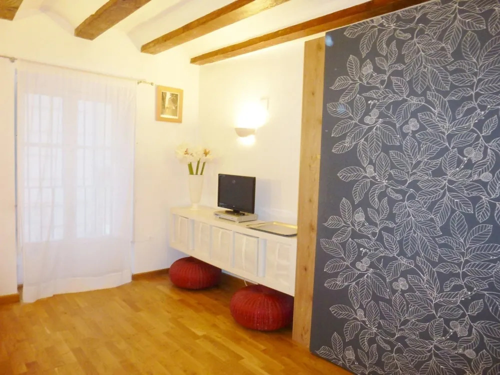 SingularStays Almudin