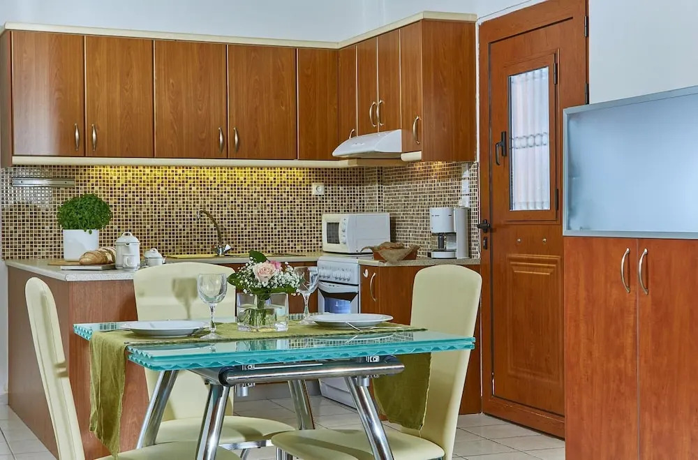 Stylish Pool Side Apartment With Stunning sea View RU