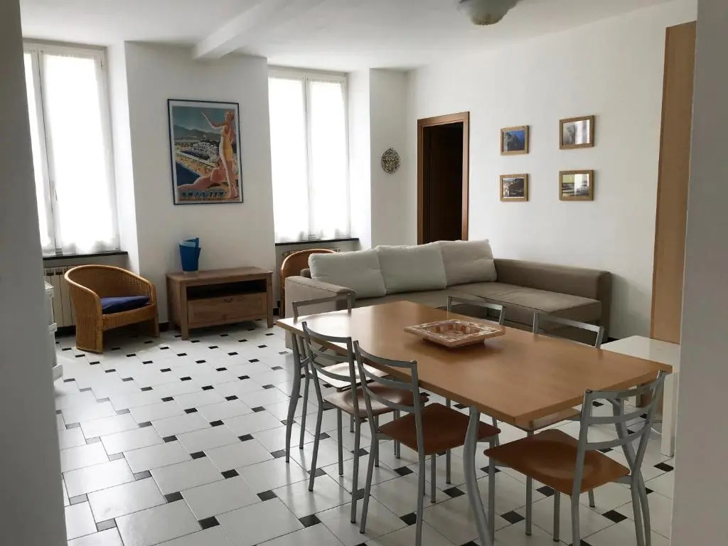 Piazza Staglieno - Appartamento centralissimo a 30m dalla spiaggia