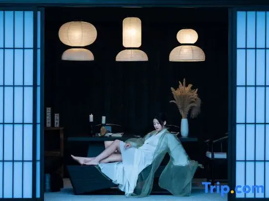 One Night and One Summer Anjiins Mountain Luxury Hot Spring Resort Homestay