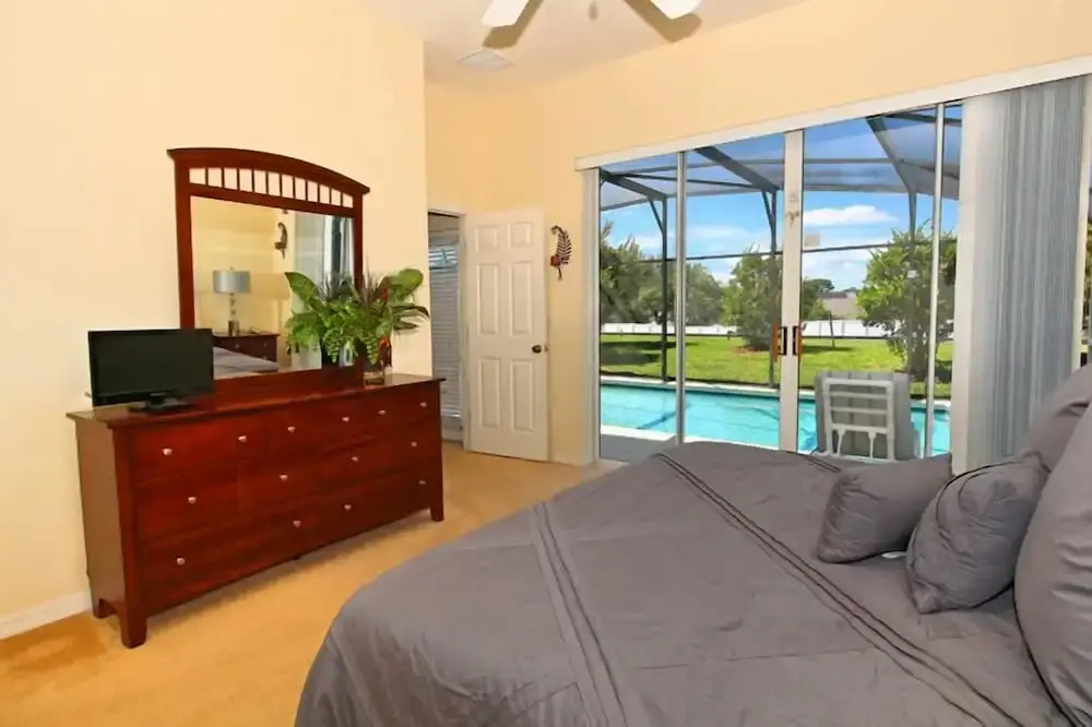 Luxury 5 Bedroom Villa with Secluded Pool/Spa in Glenbrook community near Orlando