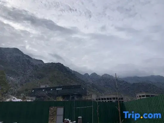 Qiming Mountain Bed and Breakfast