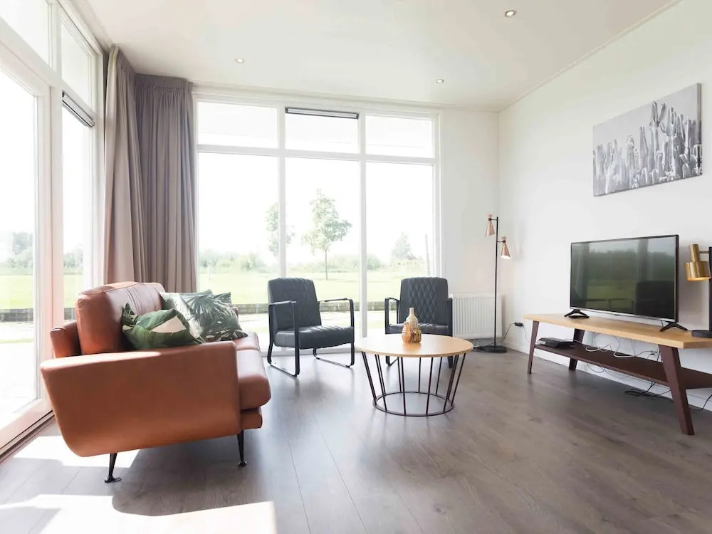 Modern chalet with dishwasher, only 18 km. from Rotterdam