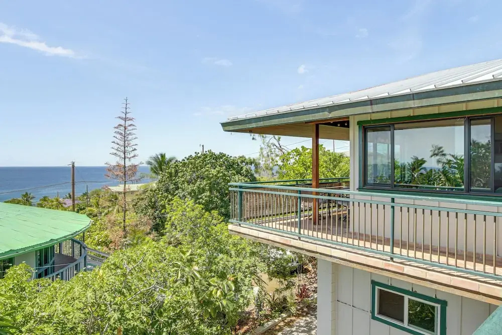 Ocean-view Bungalow: Walk to Pebbles Beach!