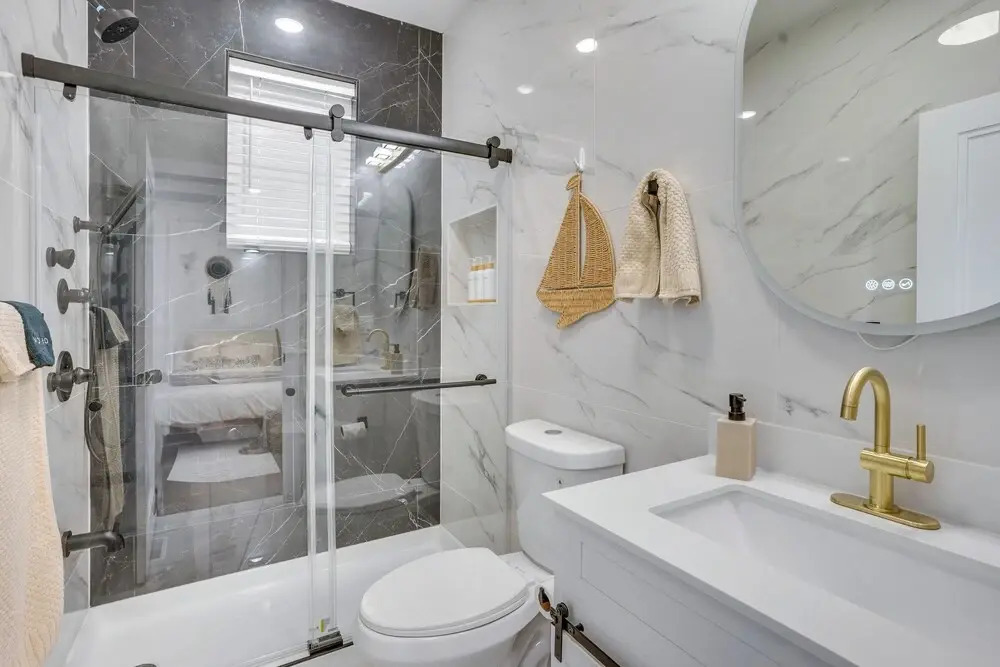 6 Mi to Times Square: Stylish Jersey City Retreat