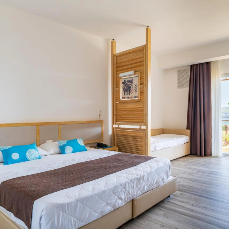 Hotel & Village Baia di Conte