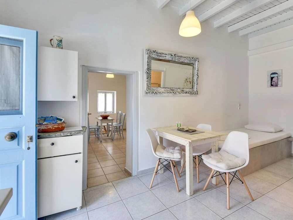 Snug Holiday Home in Tripiti with Roof Terrace near Water Sports