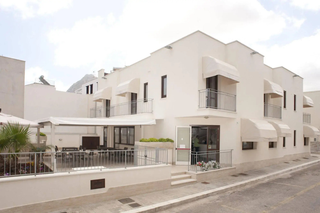 Alaba Hotel