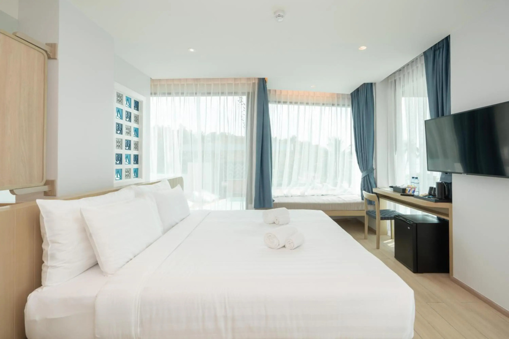 Panwaburi Beachfront Resort - SHA Extra Plus