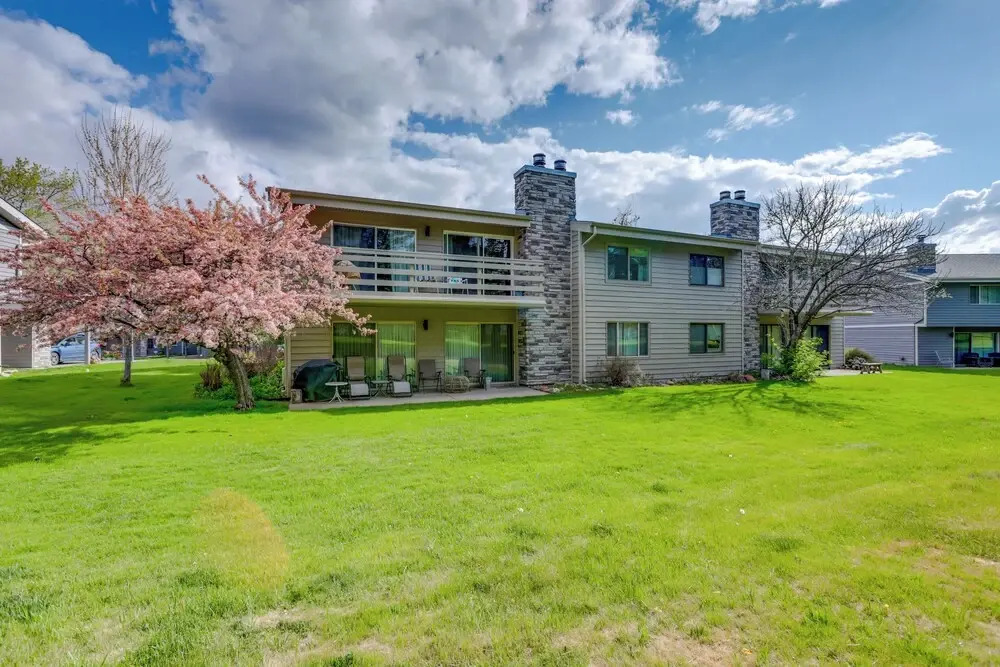 Carbondale Condo w/ Balcony & On-site Fly Fishing!