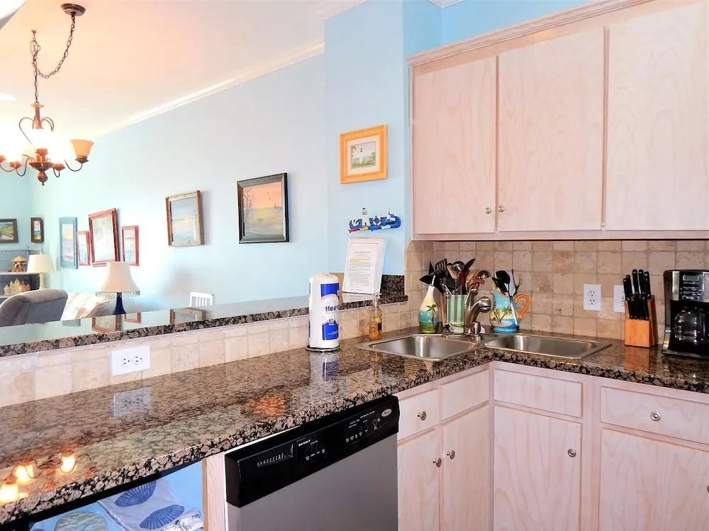 069 Sandcastle 3f 2 Bedroom Condo