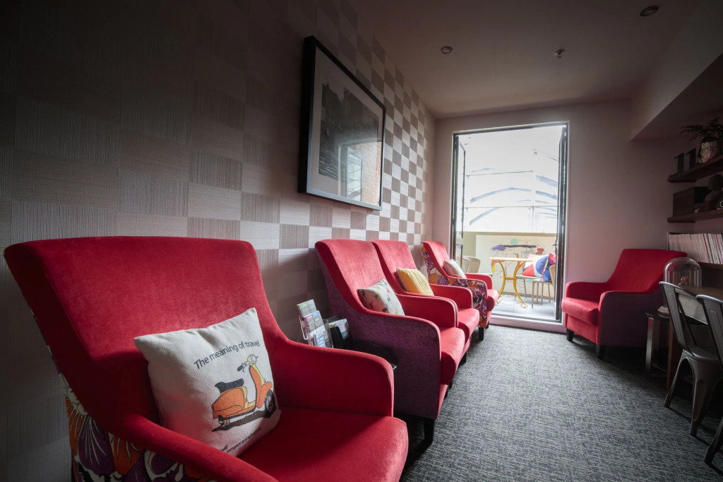 Hotel 115
