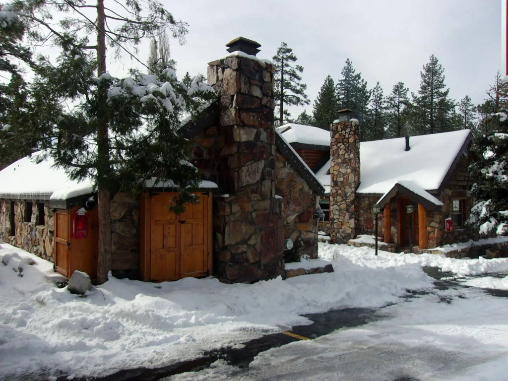 Embers Lodge and Cabins