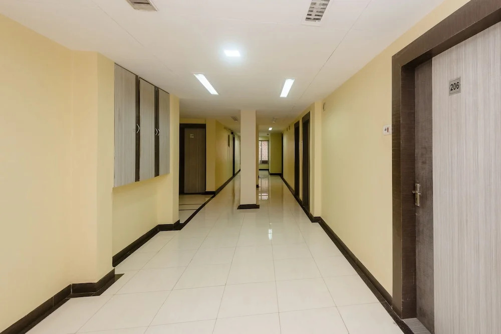 Hotel Paras By OYO Rooms