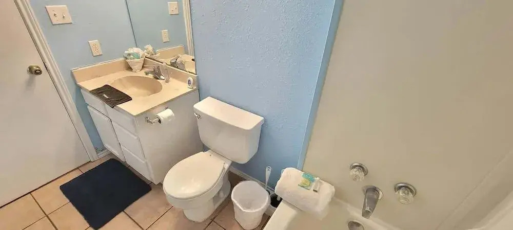 Private Townhome w/ private pool 1 block to beach 3 Bedroom Home by RedAwning