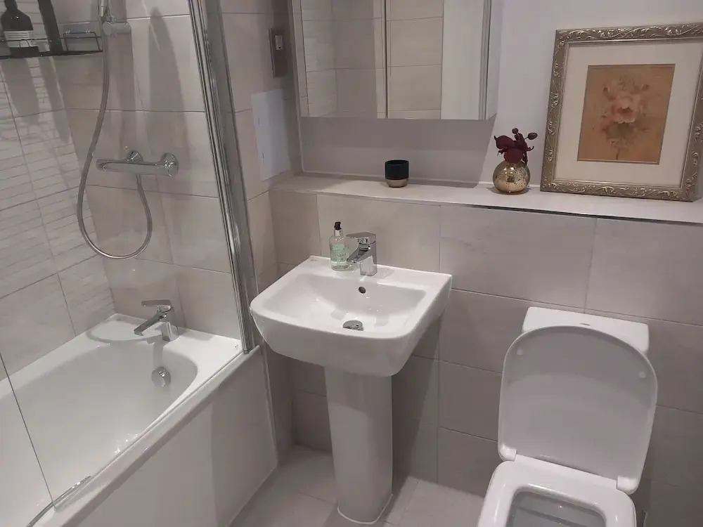 Tranquil Loughton Apartment Retreat